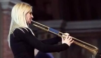 Alison Balsom playing a Baroque (or Natural) trumpet