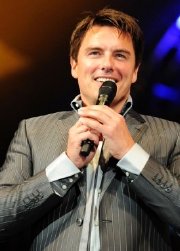 John Barrowman sings at Andrew Lloyd Webber's 'Birthday in the Park'