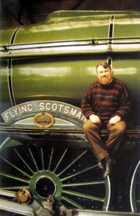 Brian Blessed gets to see the Flying Scotsman after 48 years