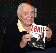 Ernest Borgnine with his autobiography 'Ernie' (at Autographica in April 2009)