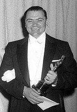 Ernest Borgnine with his Oscar for 'Best Actor' in 'Marty'