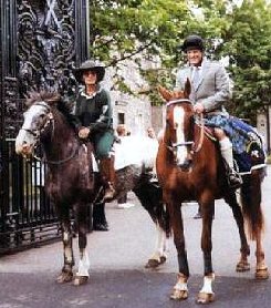 Aldaniti and Bob Champion (in a kilt!) outside Holyrood Palace at the start of the 1996 'Ride For Life'