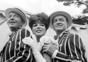 Joan Collins with Bing Crosby and Bob Hope in 'Road To Hong Kong'