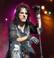 Alice Cooper on stage in 2007