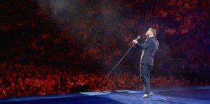 Lee Evans performs in front of huge Arena audiences