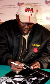 Emile Griffith signing photograph