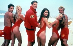 David Hasselhoff with the lifeguards patrol team in 'Baywatch'