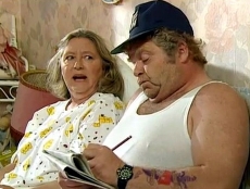 Judy Cornwell & Geoffrey Hughes in 'Keeping Up Appearances'