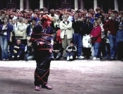 Eddie Izzard performing street theatre in London's Covent Garden