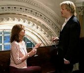 Eddie Izzard & Susan Sarandon in 'Romance and Cigarettes' (2005)