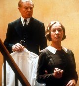Derek Jacobi & Helen Mirren in 'Gosford Park'