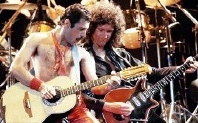 Freddie Mercury & Brian May in concert