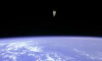 Bruce McCandless is 320' from the Challenger Space Shuttle during his untethered space walk