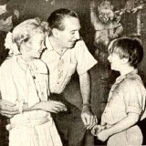 Hayley Mills with Walt Disney & Kevin Corcoran in 1960