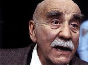 Warren Mitchell as Solomon in 'The Price'