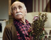 Warren Mitchell in Jeff Baron's play 'Visiting Mr Green'