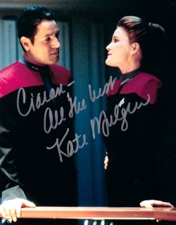 Kate Mulgrew signed photograph
