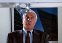 Leslie Nielsen as Frank Drebin in 'The Naked Gun 2 1/2'