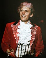 Paul Nicholas as Phineas T. Barnum in 'Barnum'