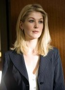 Rosamund Pike as Nikki Gardner in 'Fracture'