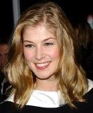 Rosamund Pike at the premiere of 'Atonement' in 2007