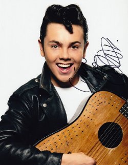 Ray Quinn signed photograph