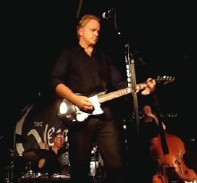 Tim Robbins performing on tour in Glasgow with The Rogues Gallery Band on 2nd October 2010