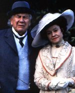 Peter Ustinov and Prunella Scales in 'Stiff Upper Lips'