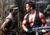 Carl Weathers & Arnold Schwarzenegger in 'Predator' (1987)