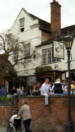 The Dirty Duck pub in Stratford-upon-Avon