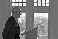 Alan Sillitoe giving a talk at Waterstones in Nottingham in May 2008