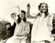 Gary Warren, Jenny Agutter and Sally Thomsett in 'The Railway Children'