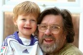 Ricky Tomlinson with his grandson Louis