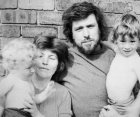 Ricky Tomlinson & Marlene with sons Gary and Clifton