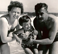 Jayne Torvill with her parents, Betty and George, enjoying a seaside holiday