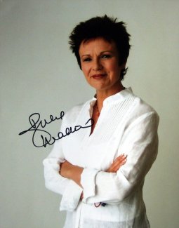 Julie Walters signed photograph