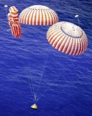 Apollo 15's splashdown with only 2 parachutes