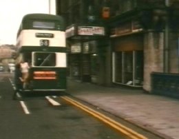 The Ragman's Daughter - Simon Rouse & Victoria Tennant get off the bus on Carrington Street