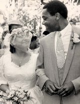 Dawn French & Lenny Henry on their wedding day