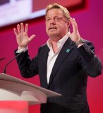 Eddie Izzard addresses the Labour Party conference in Brighton in 2009