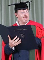 Eddie Izzard received an honorary degree from Sheffield University in 2006