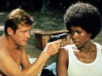 Roger Moore & Gloria Hendry in 'Live And Let Die'