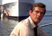 Roger Moore in 'Live And Let Die'